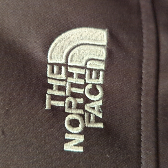 North face jacket - Picture 3 of 6